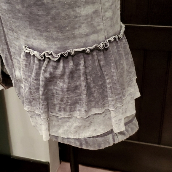 Daytrip Gray Burnout Ruffled Sweater Vest with Hood. Size Medium - Picture 3 of 7